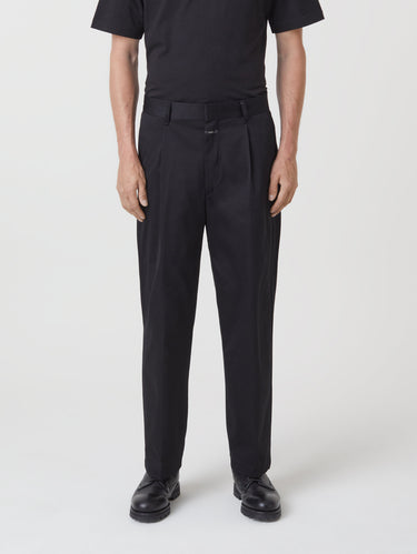 Weite Hose mit Bundfalten Schwarz