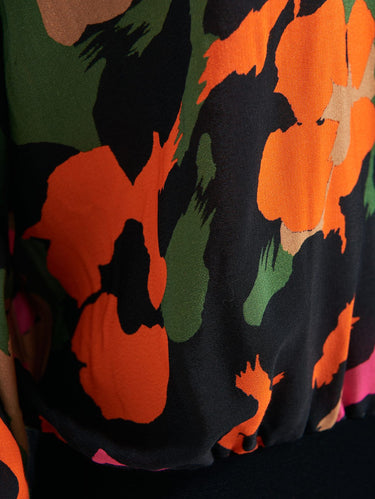 Blusa con Stampa Astratta Nero