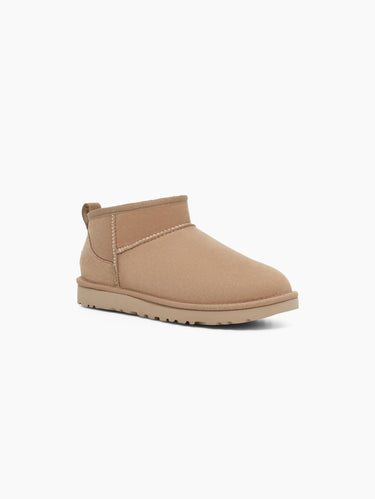 Ultra-Mini Classic-Lammfellstiefel in Sandfarben