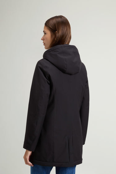 Leichter Stretch-Nylonmantel mit abnehmbarer Kapuze, Schwarz