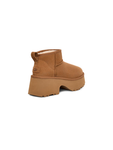 Ultra Mini Stiefeletten mit Absatz Kastanie