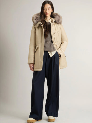 Arctic-Parka mit Kapuze aus Raccoon Beige