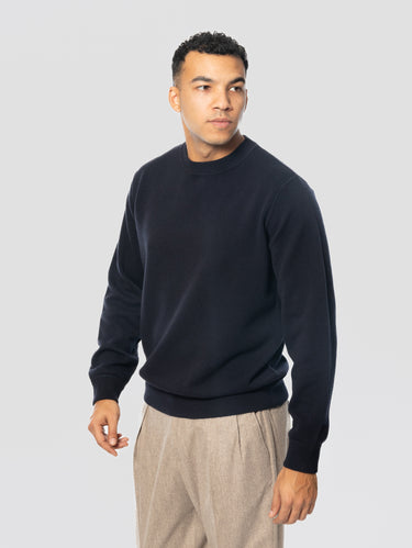 Pull à col rond en laine et cachemire bleu marine