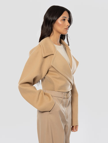 Manteau court en laine ajusté caramel