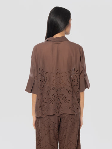 Chemise en dentelle sangallo marron