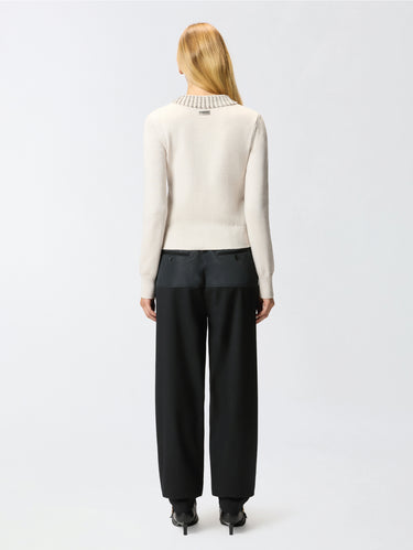 Pull ajusté à col avec strass beige