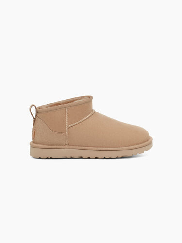 Ultra-Mini Classic-Lammfellstiefel in Sandfarben