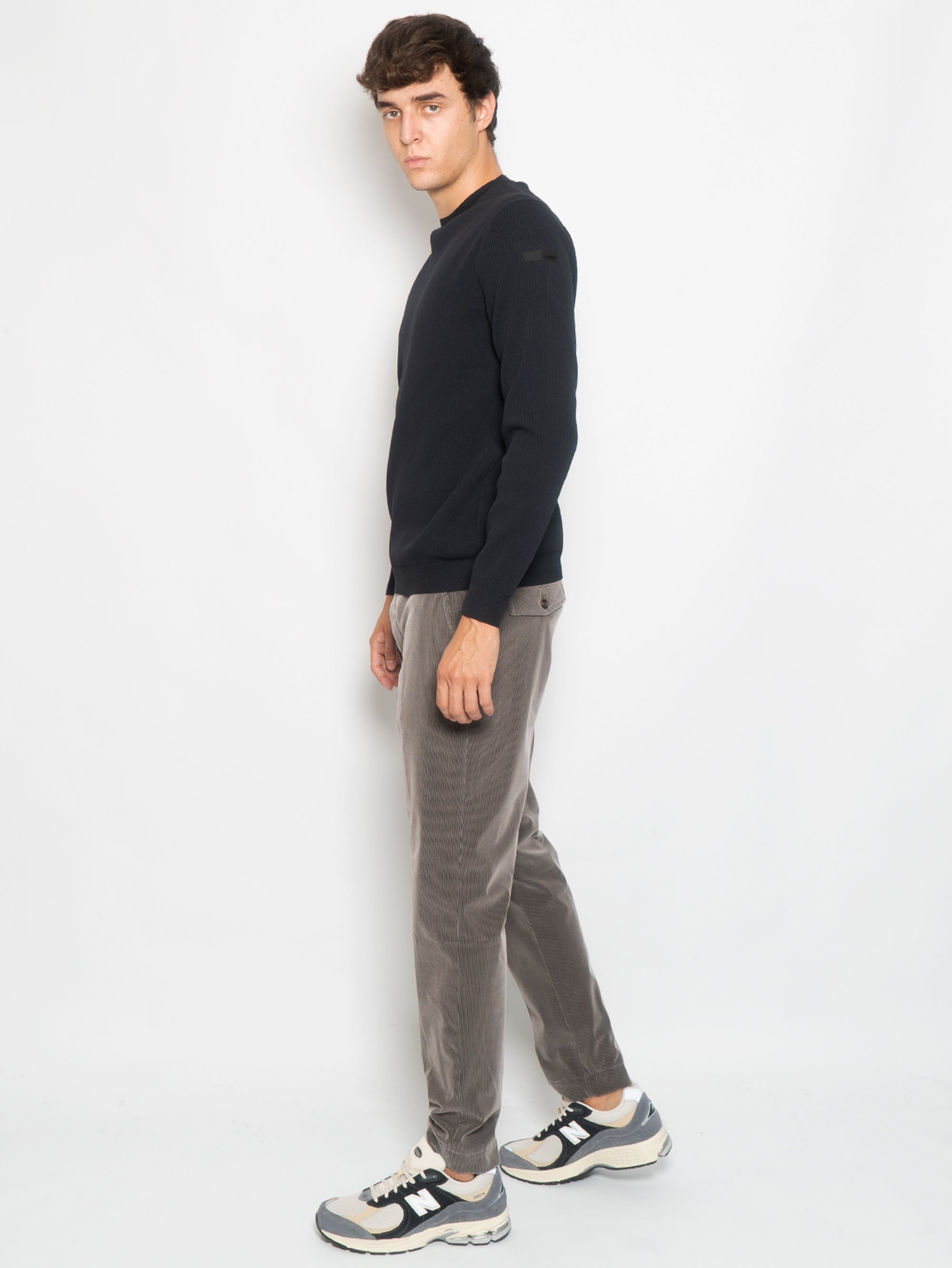 Chino trousers in dove gray techno velvet