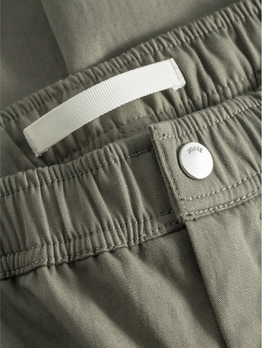 Hose mit Kordelzug aus Micro-Twill Grün