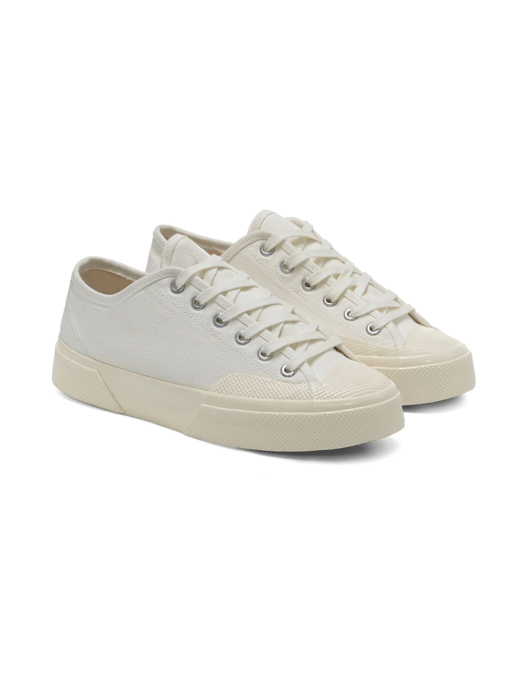 Artifact Low Sneakers in White Twill