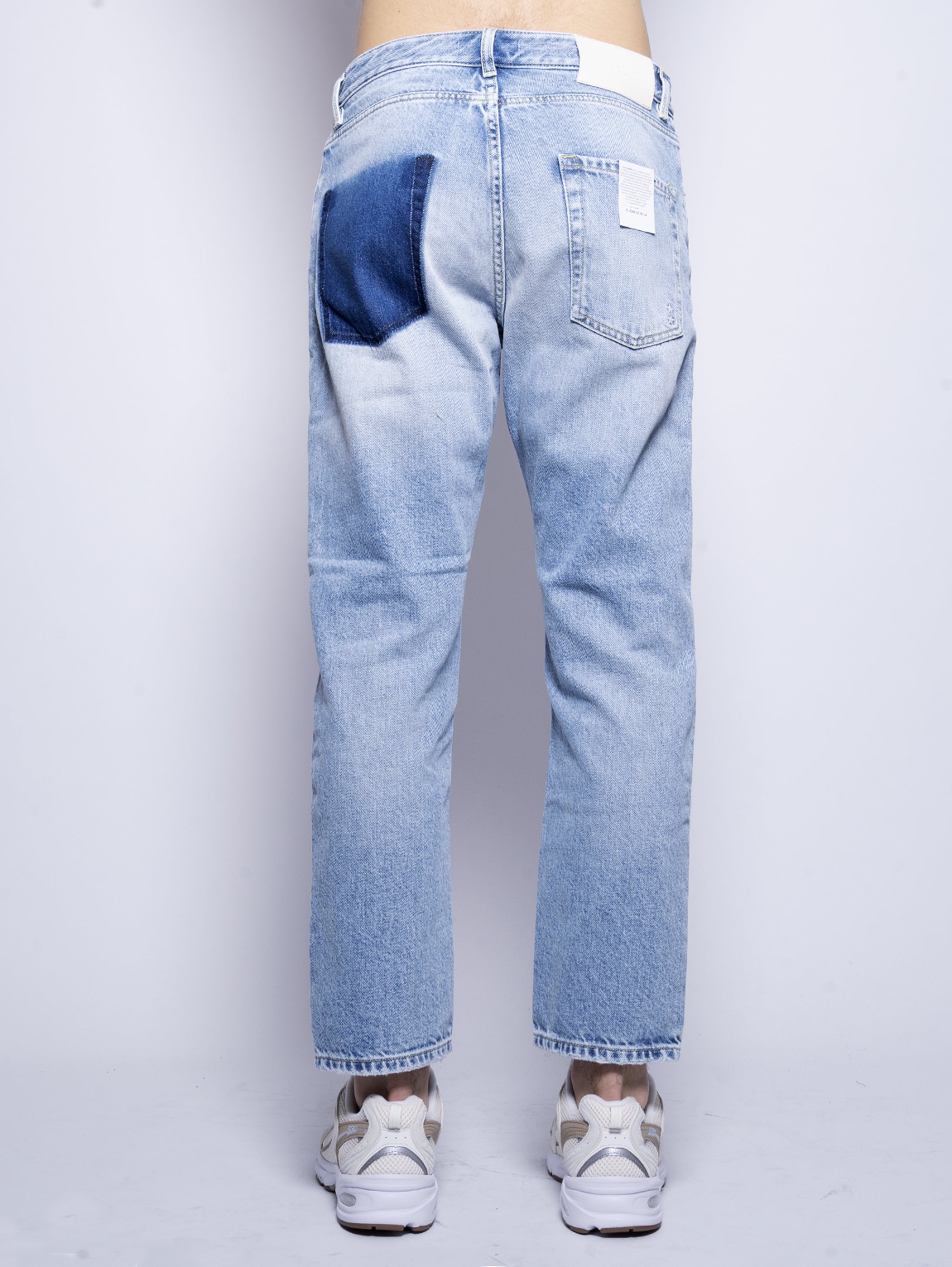 Josh Straight Leg Jeans mit blauen Schnitten