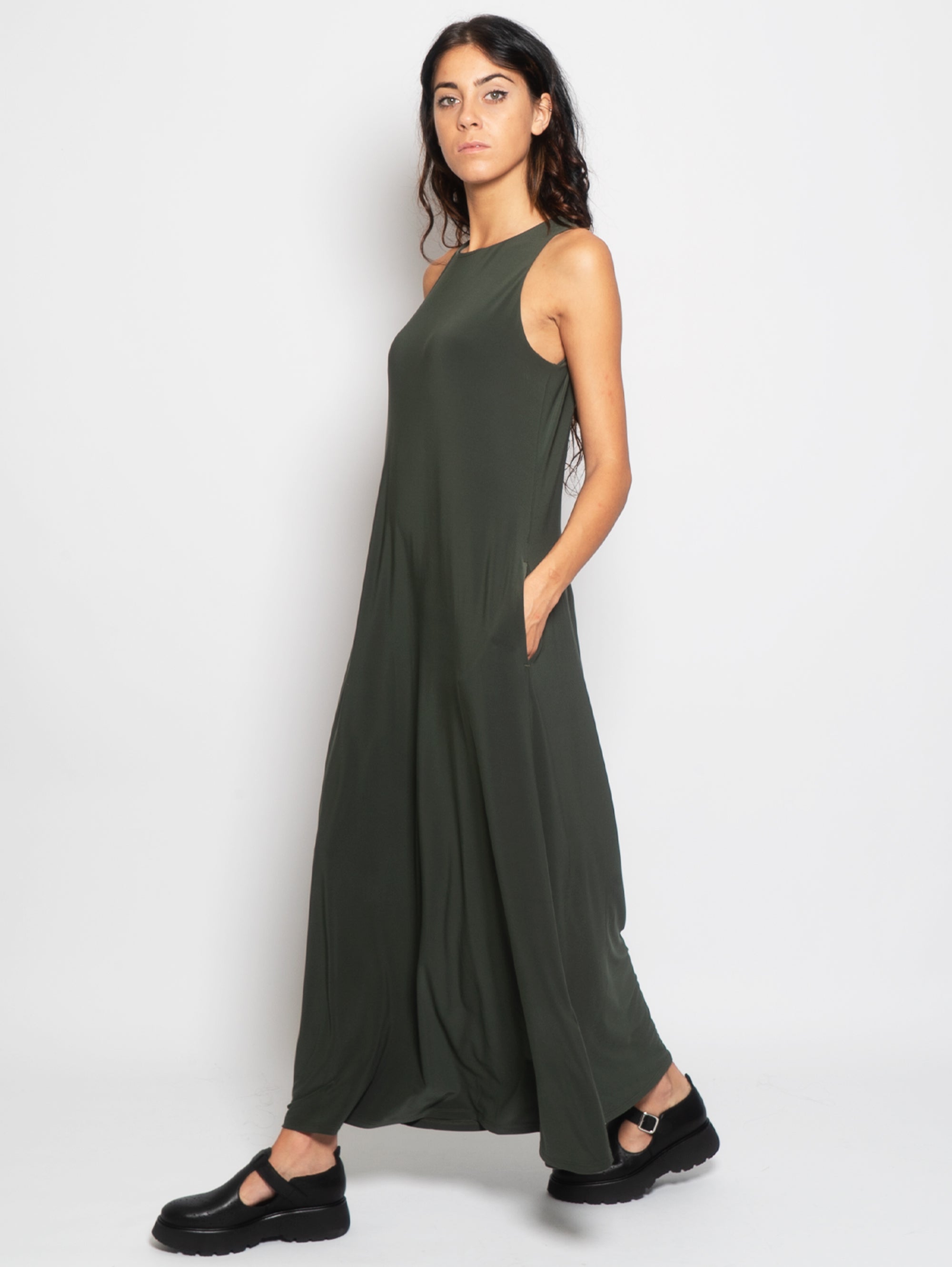 Ausgestelltes Kleid aus grünem Jersey