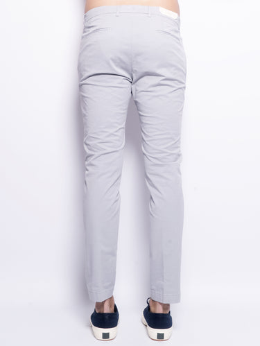 Slim fit broek van katoenen gabardine grijs