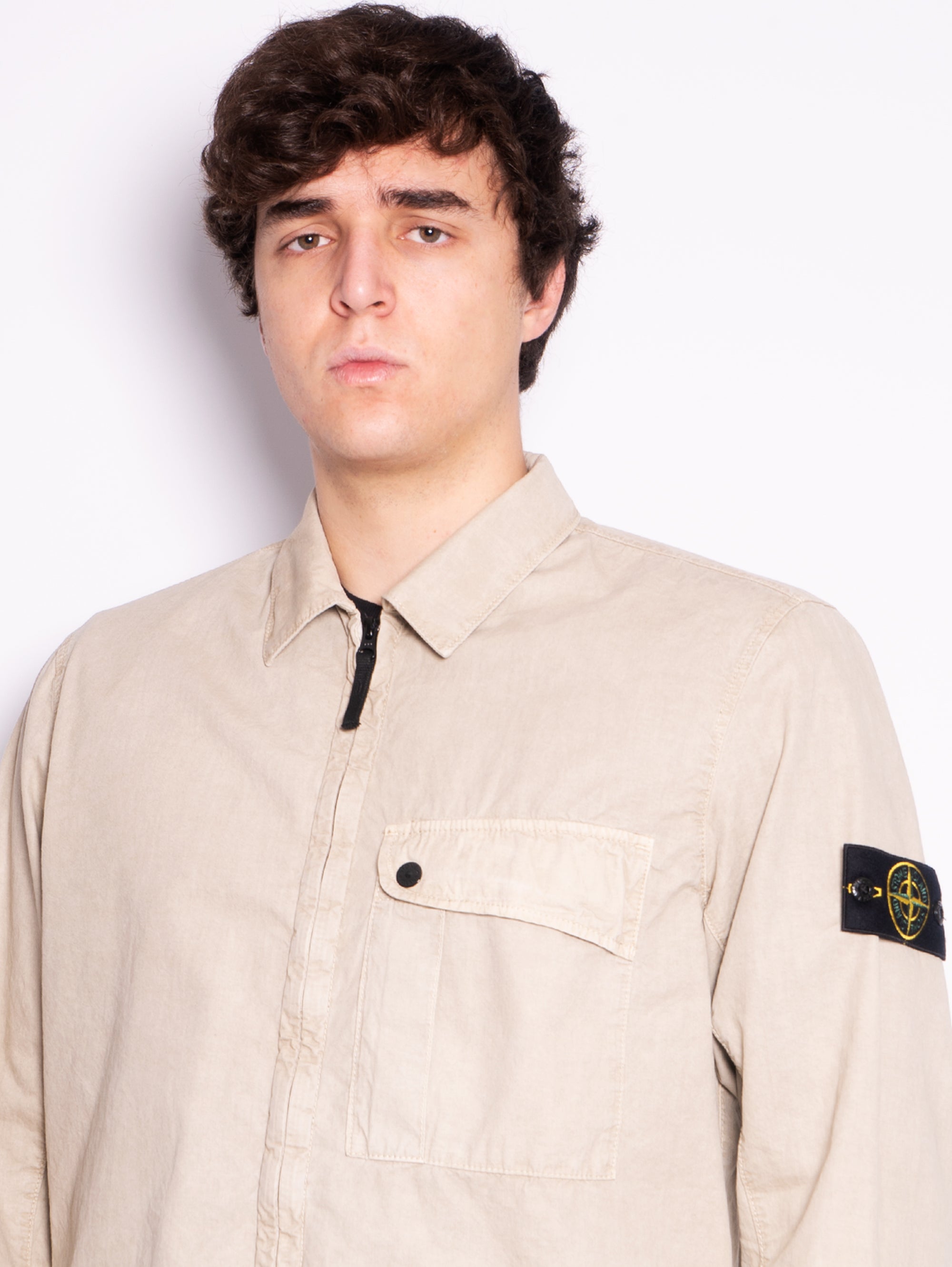 Garment-dyed overshirt with old sand effect
