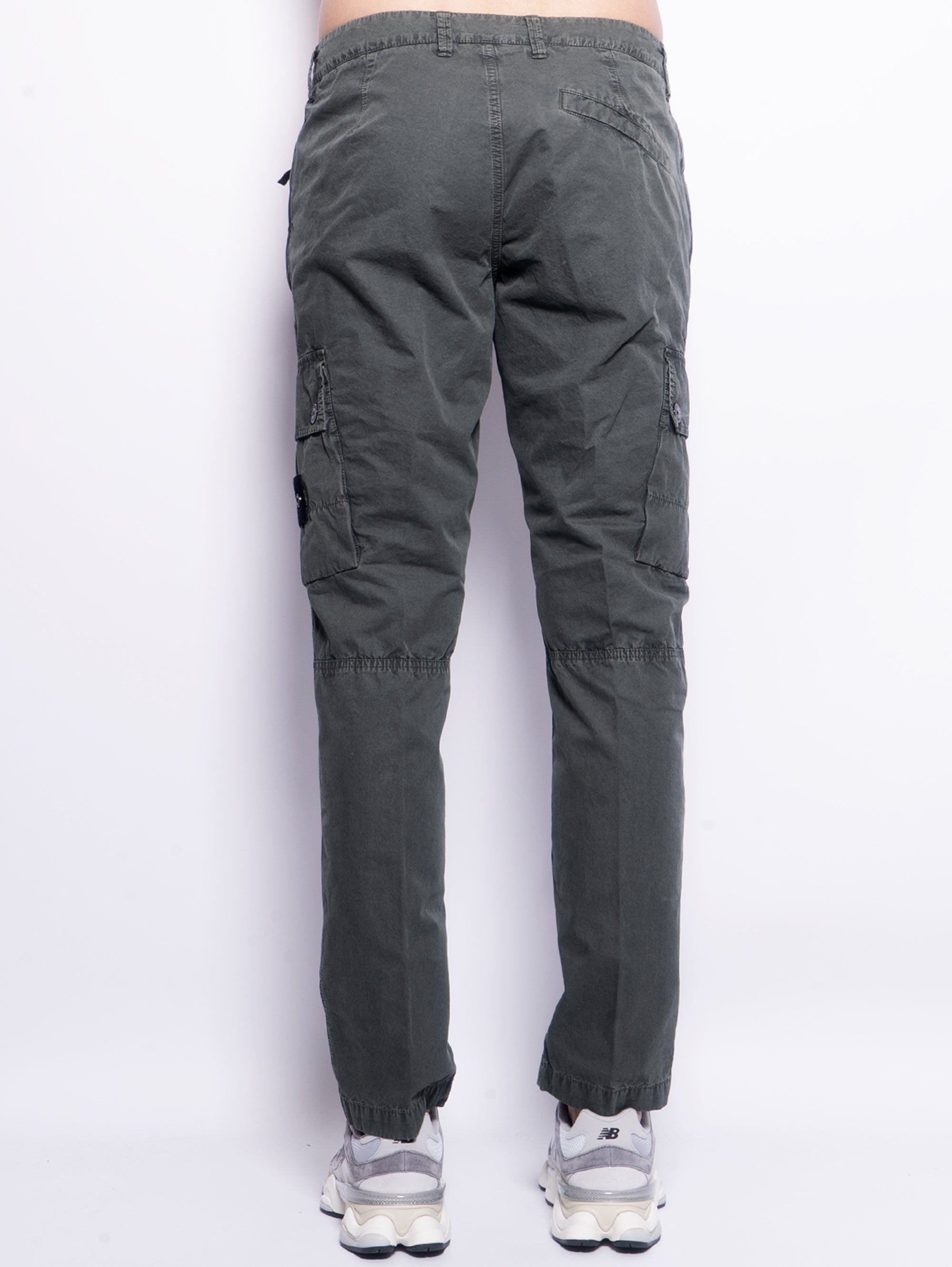 Garment-dyed cargo trousers in moss