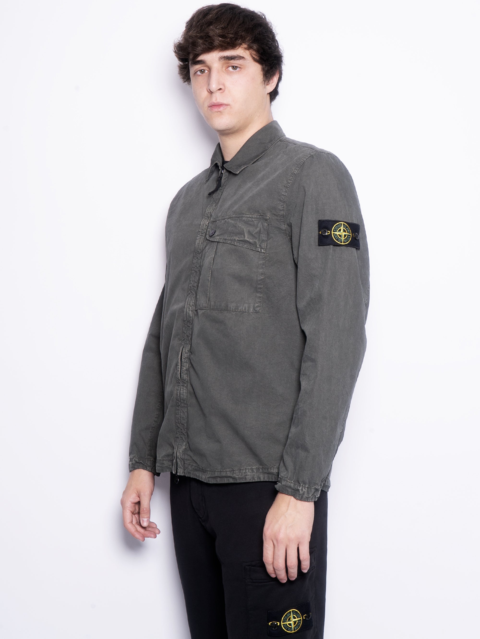 Garment-dyed overshirt with old moss effect