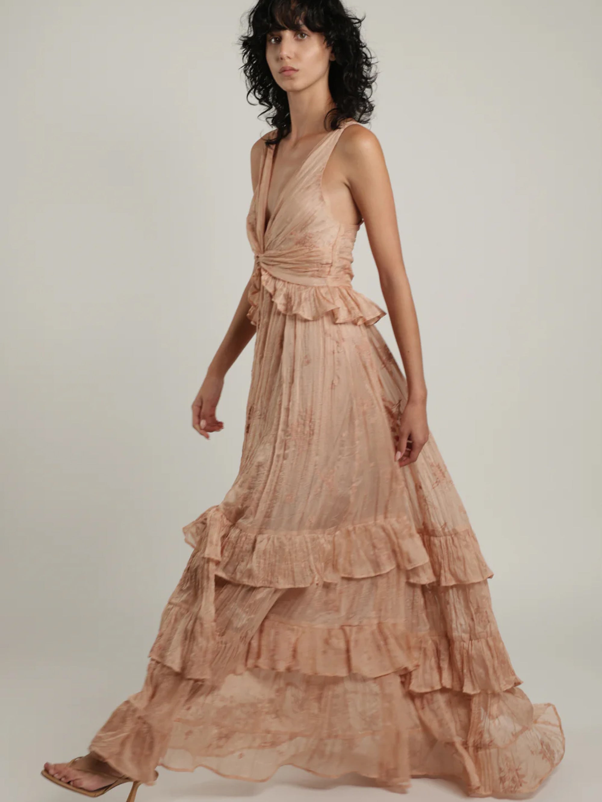 Long dress in embossed fabric with powder pink embroidery