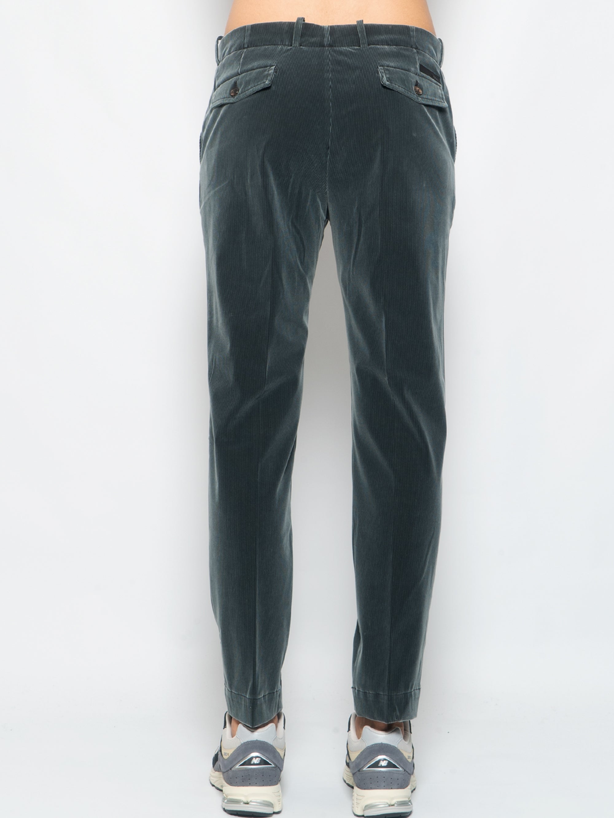 Chino trousers in lead techno velvet