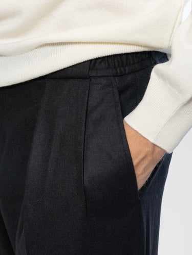 Pantaloni in Flanella con Pinces Nero