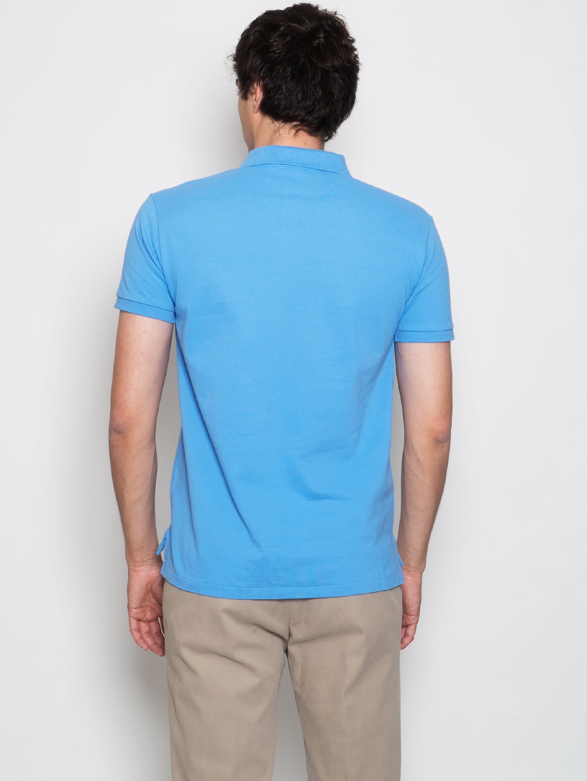 Hellblaues, schmal geschnittenes Piqué-Poloshirt