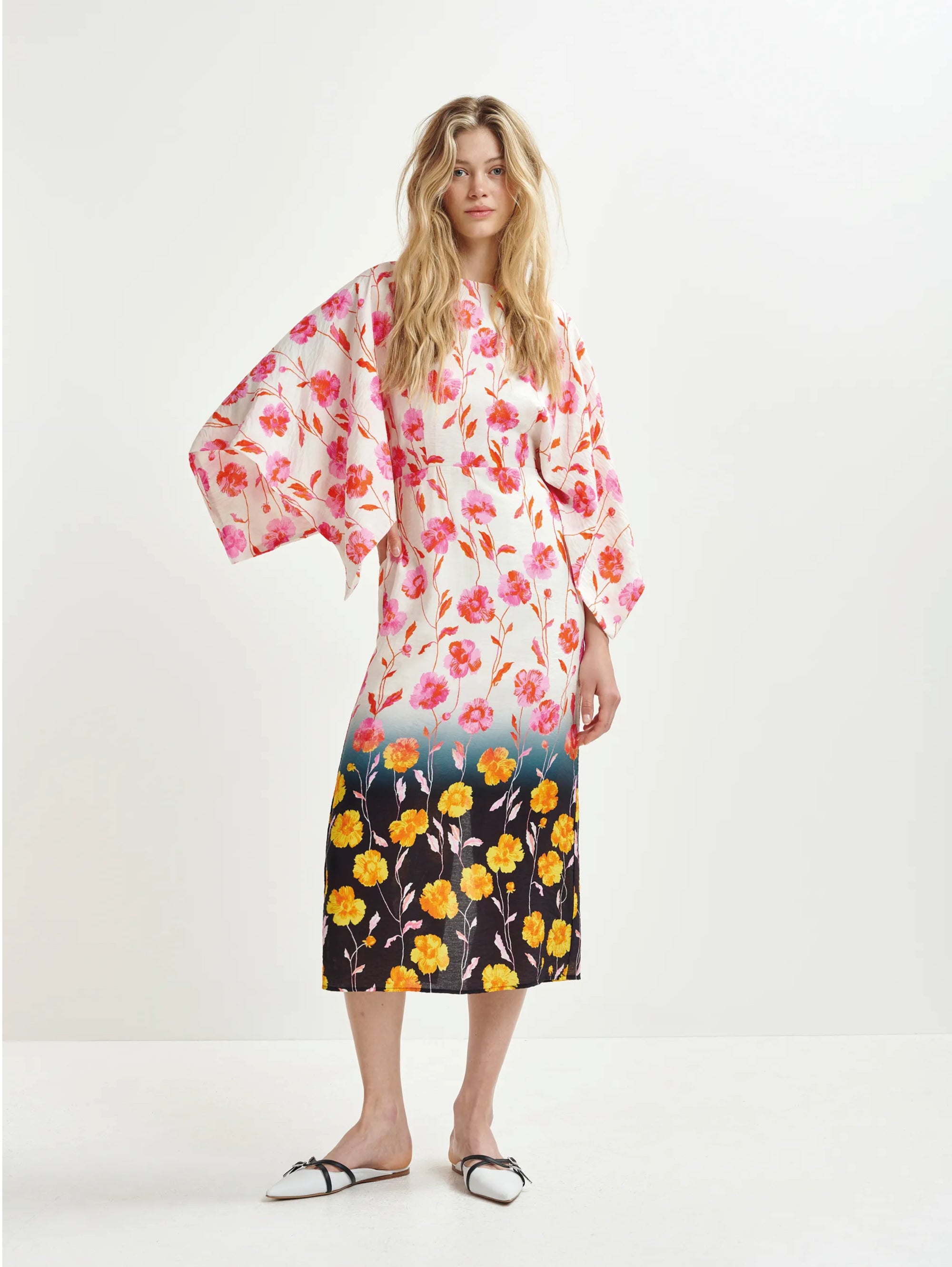 FRECOCCIALO Abito midi estivo con corsetto floreale 2023 Abiti bustier a fessura con scollo FRECOCCIALO Abito midi estivo con corsetto floreale 2023 Abiti bustier a fessura con scollo