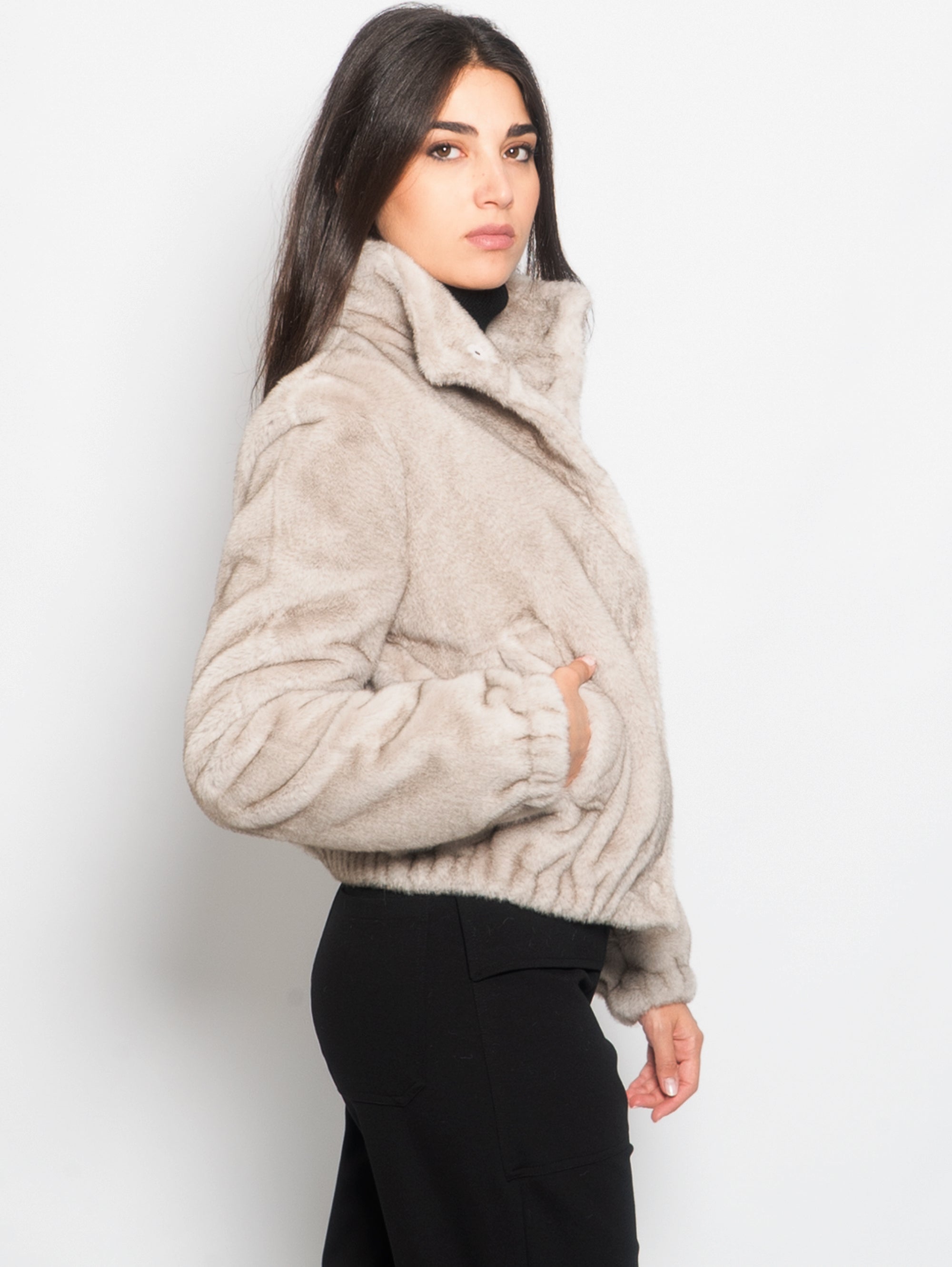 Short jacket in gray eco fur