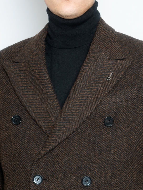 Zweireihiger Mantel aus brauner Wolle mit Fischgrätenmuster