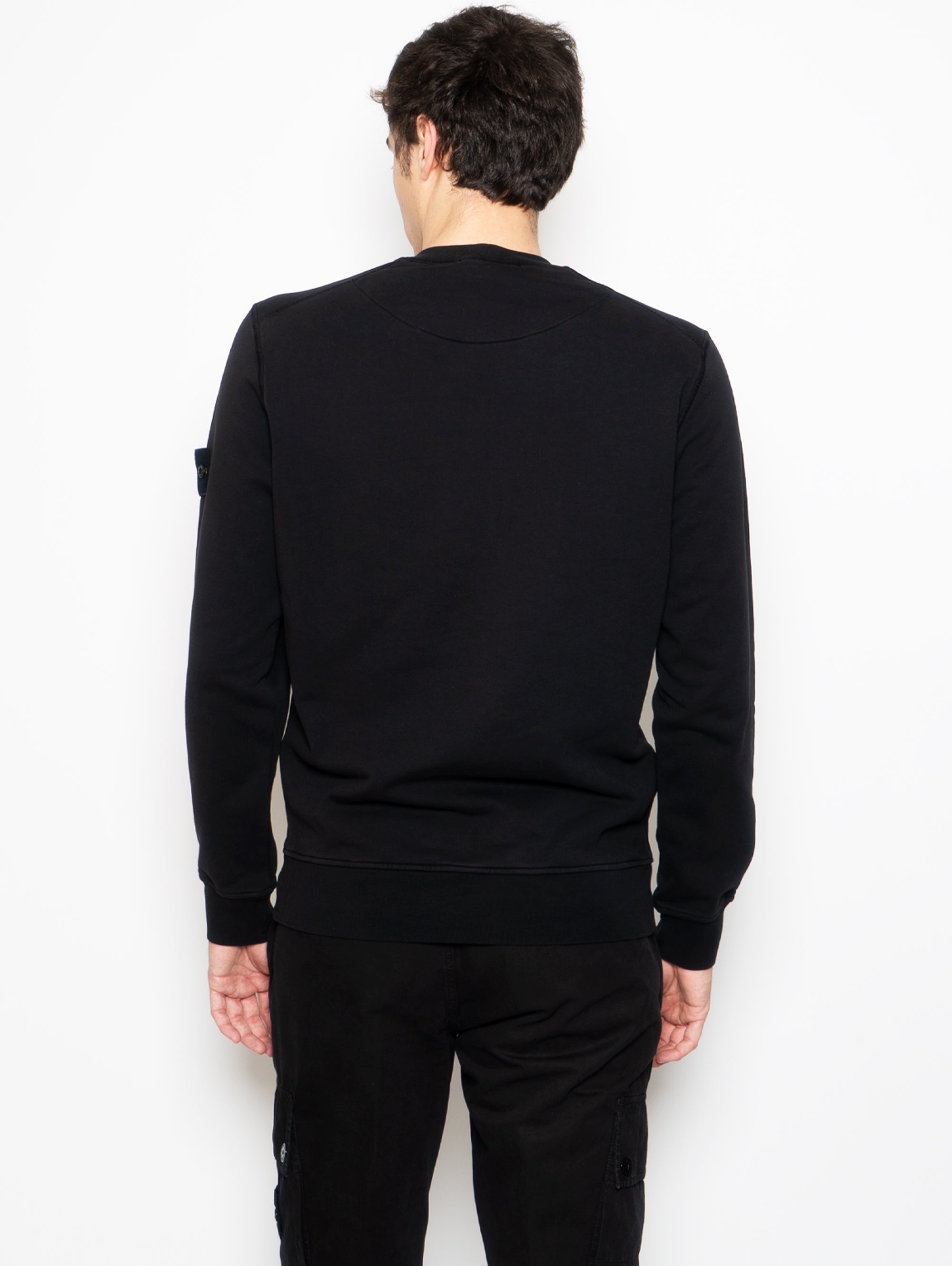 Stückgefärbtes Sweatshirt mit Rundhalsausschnitt in Schwarz
