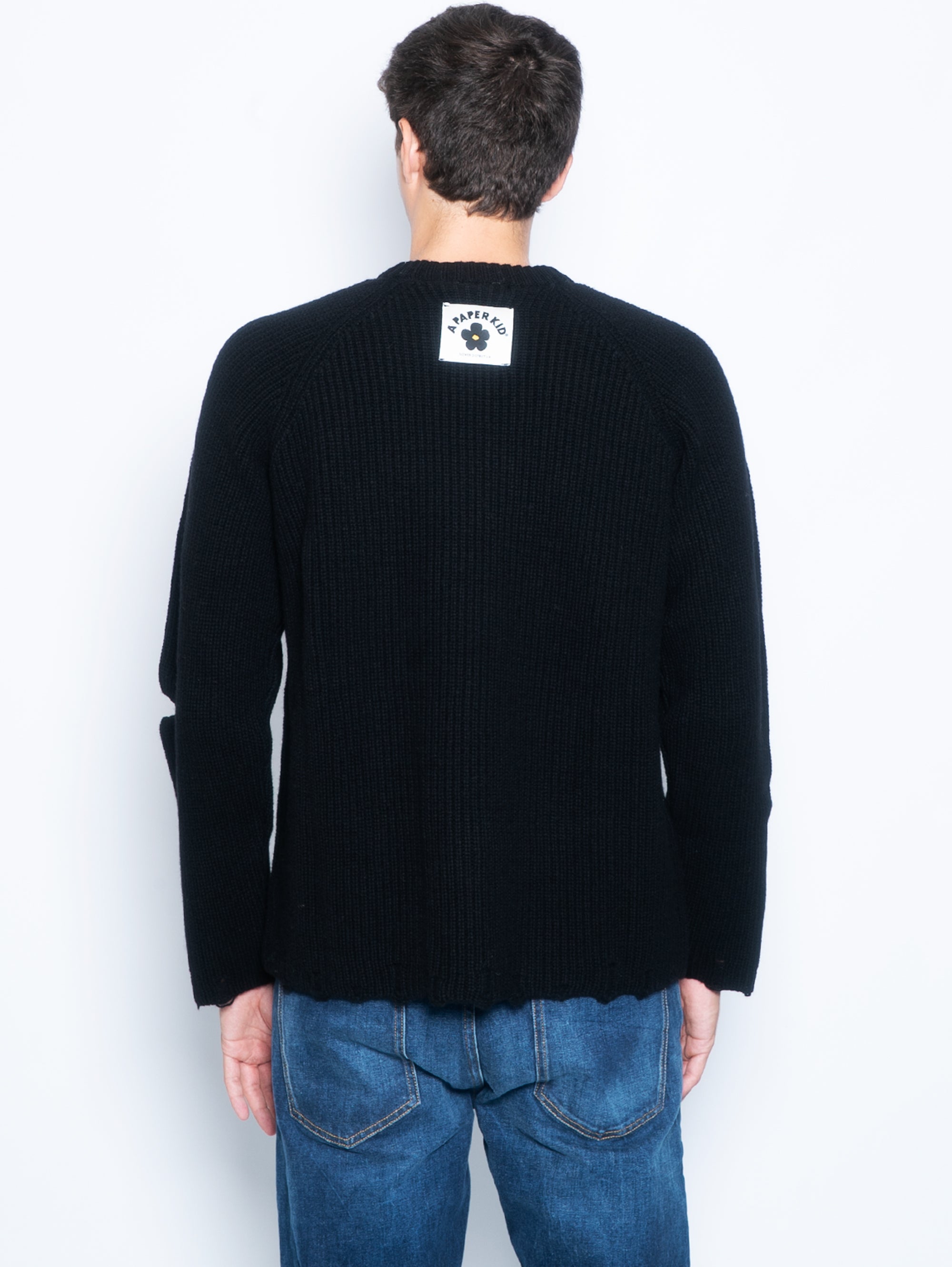 Schwarzer Pullover mit Rundhalsausschnitt im Destroyed-Stil