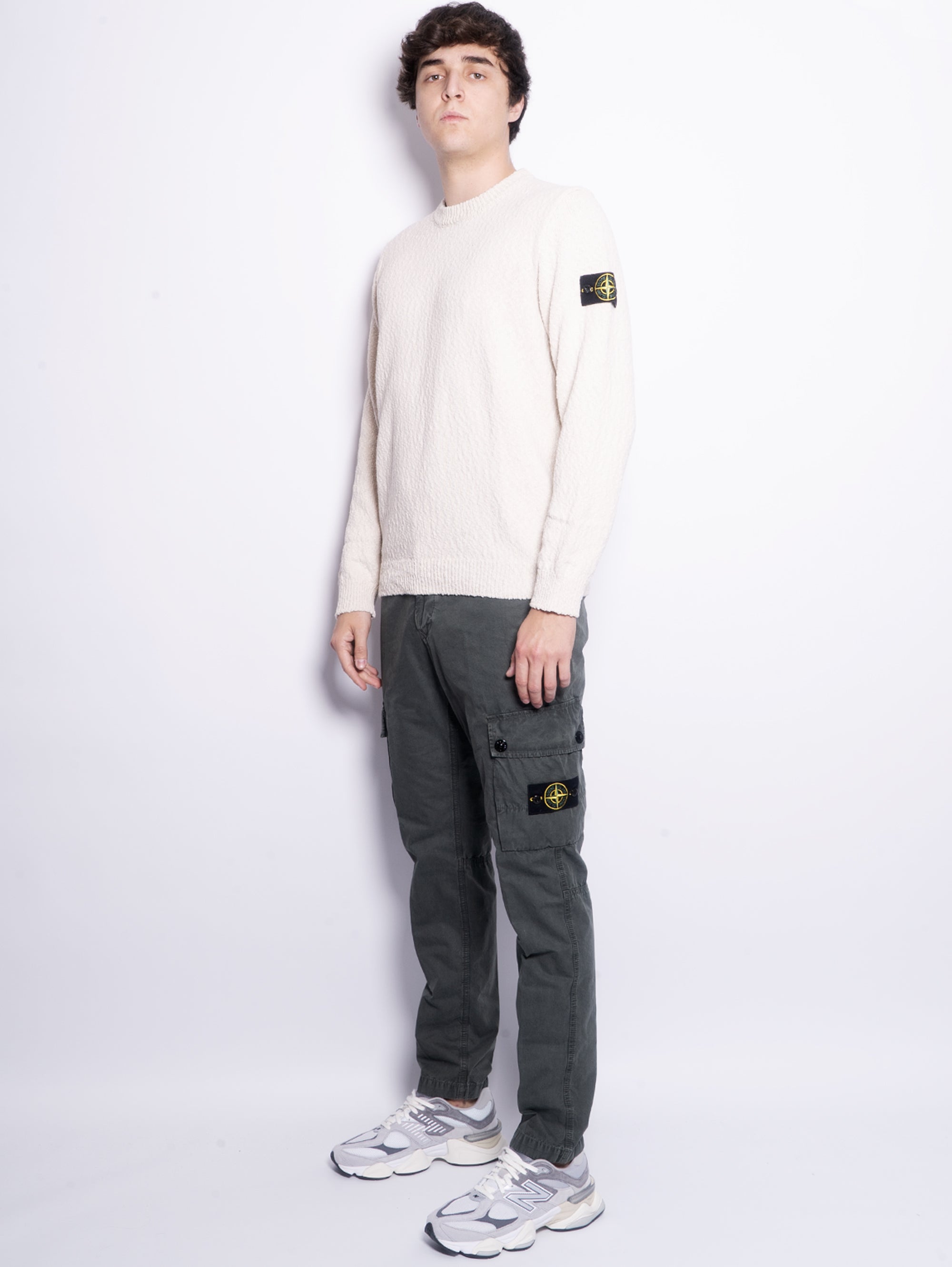 Garment-dyed cargo trousers in moss