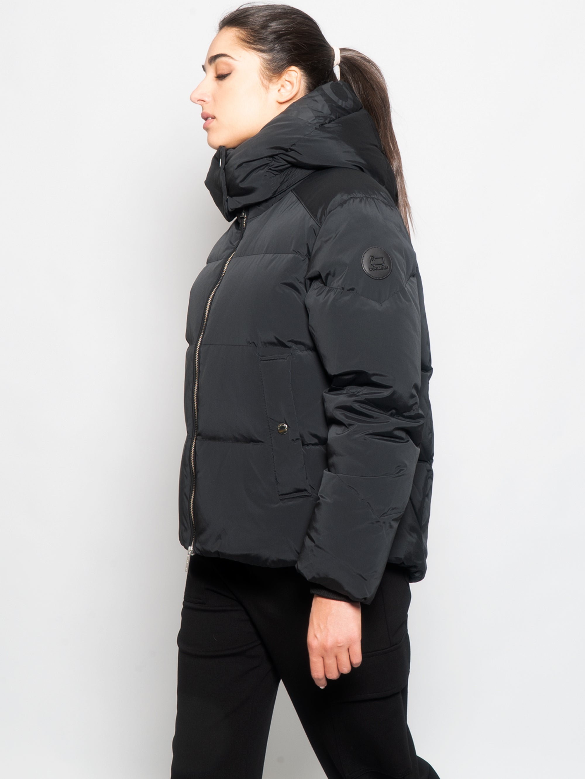 Alsea Short Down Jacket with Detachable Hood in Black