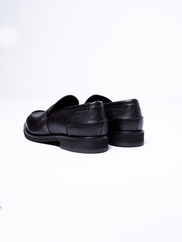 Mocassin penny loafer en cuir martelé marron foncé