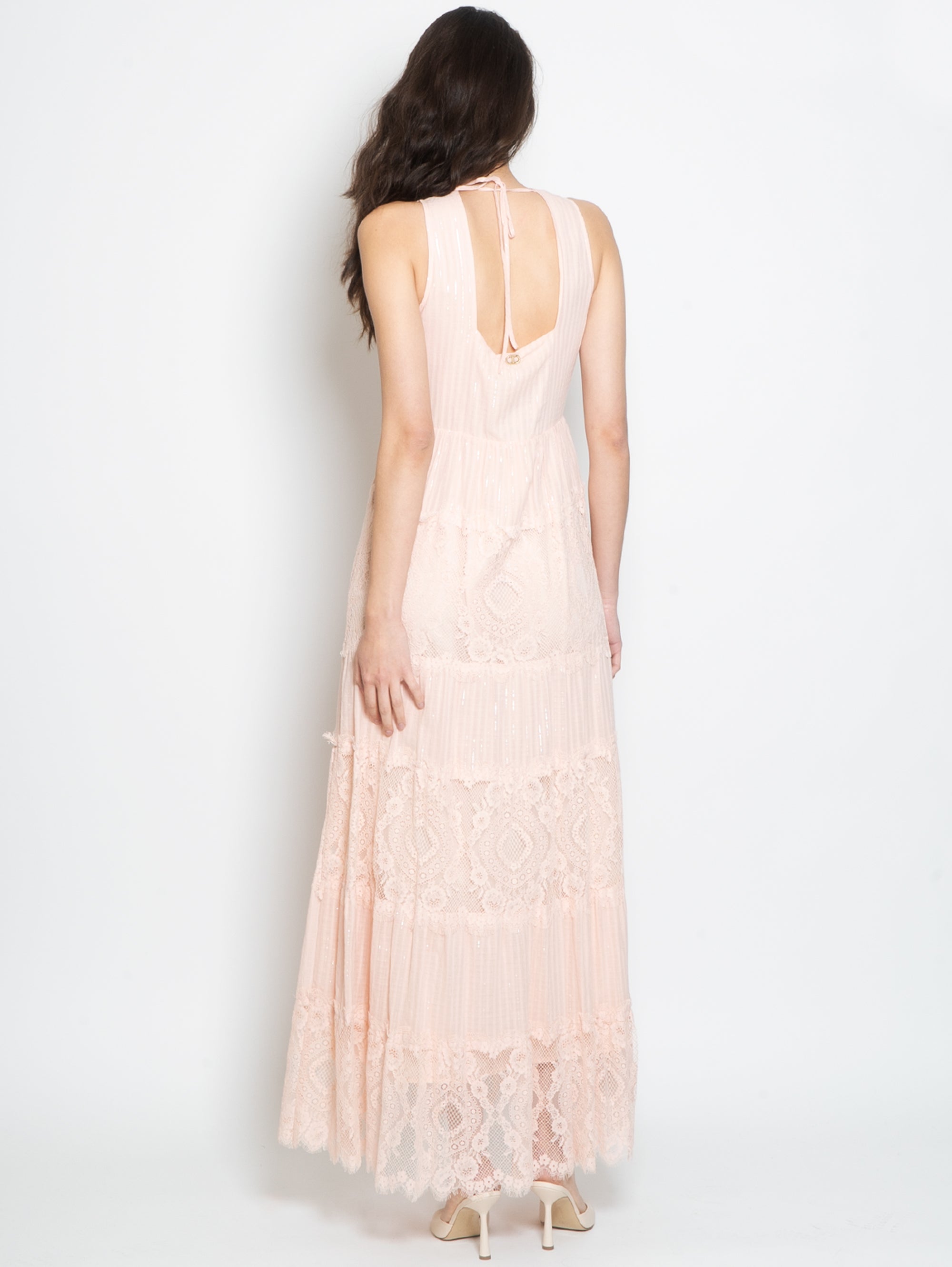 Kleid aus Musselin mit rosafarbener Chantilly-Spitze