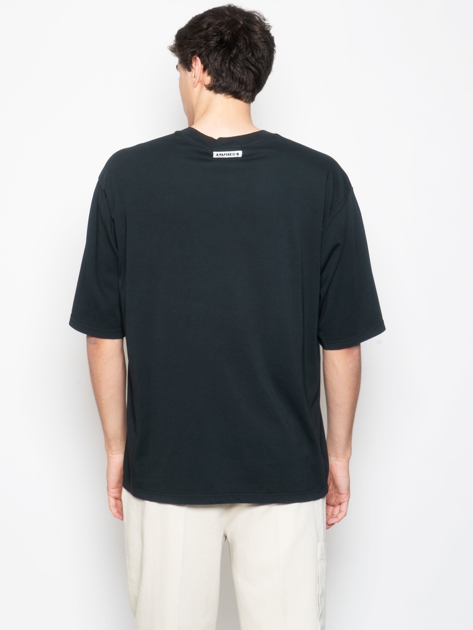 T-Shirt con Spilla Applicata Nero