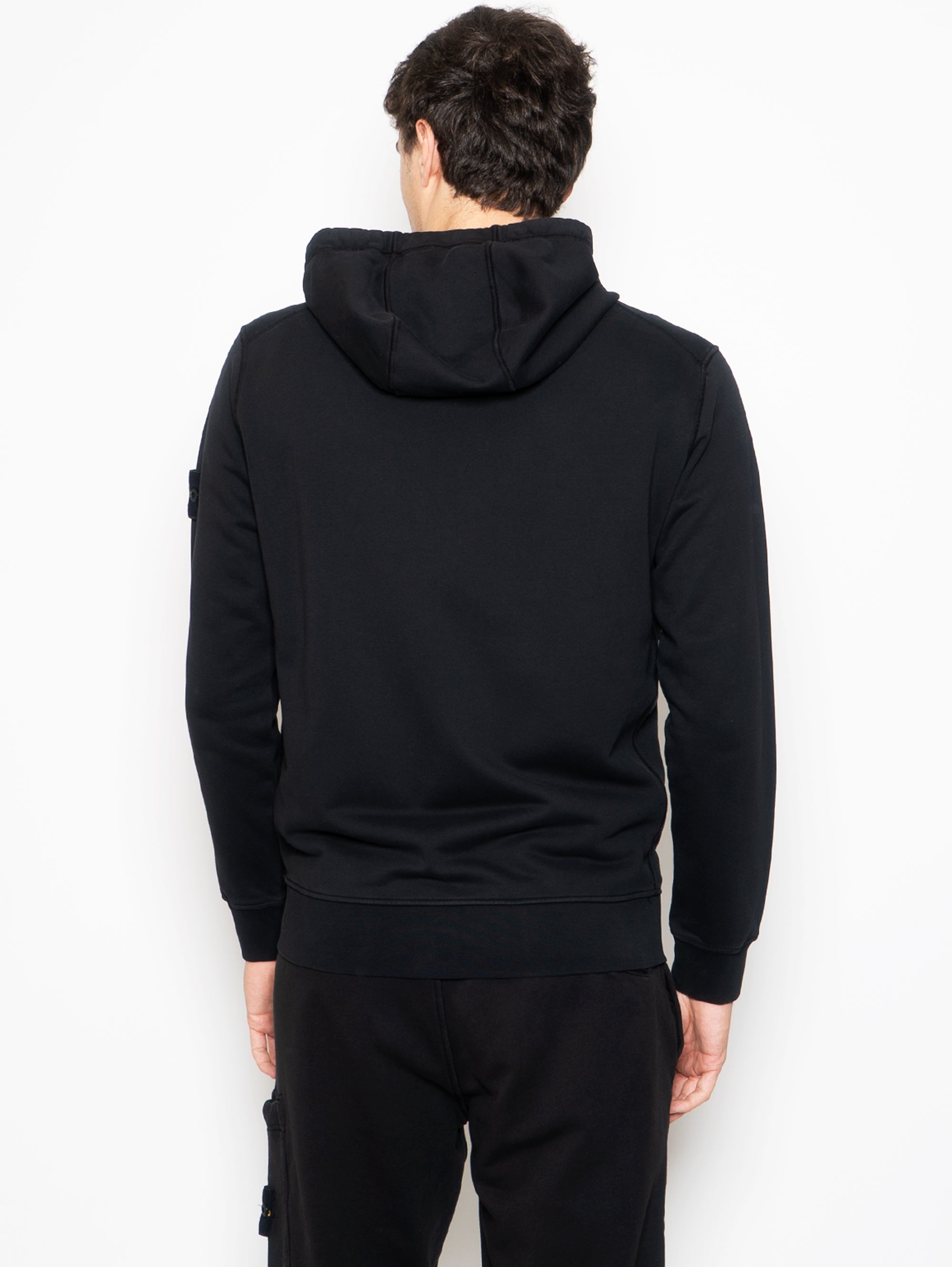 Sweatshirt mit durchgehendem Reißverschluss und schwarzer Kapuze
