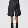 ESSENTIEL ANTWERP-Bermuda in Eco Pelle con Pinces Nero-TRYME Shop