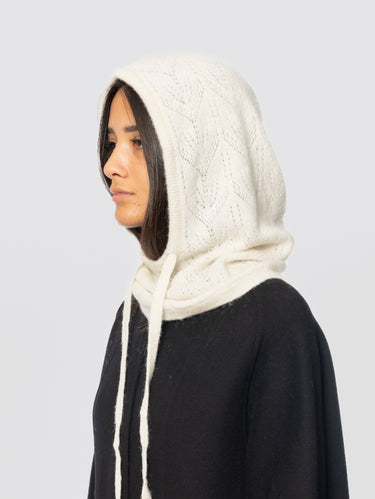 Balaklava aus durchbrochener Wolle in Sahne