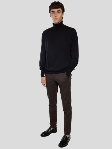 Slim fit broek van versterkte katoen bruin