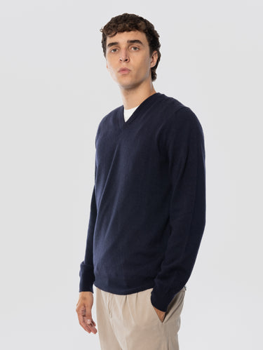 Pull col en V en laine bleu nuit