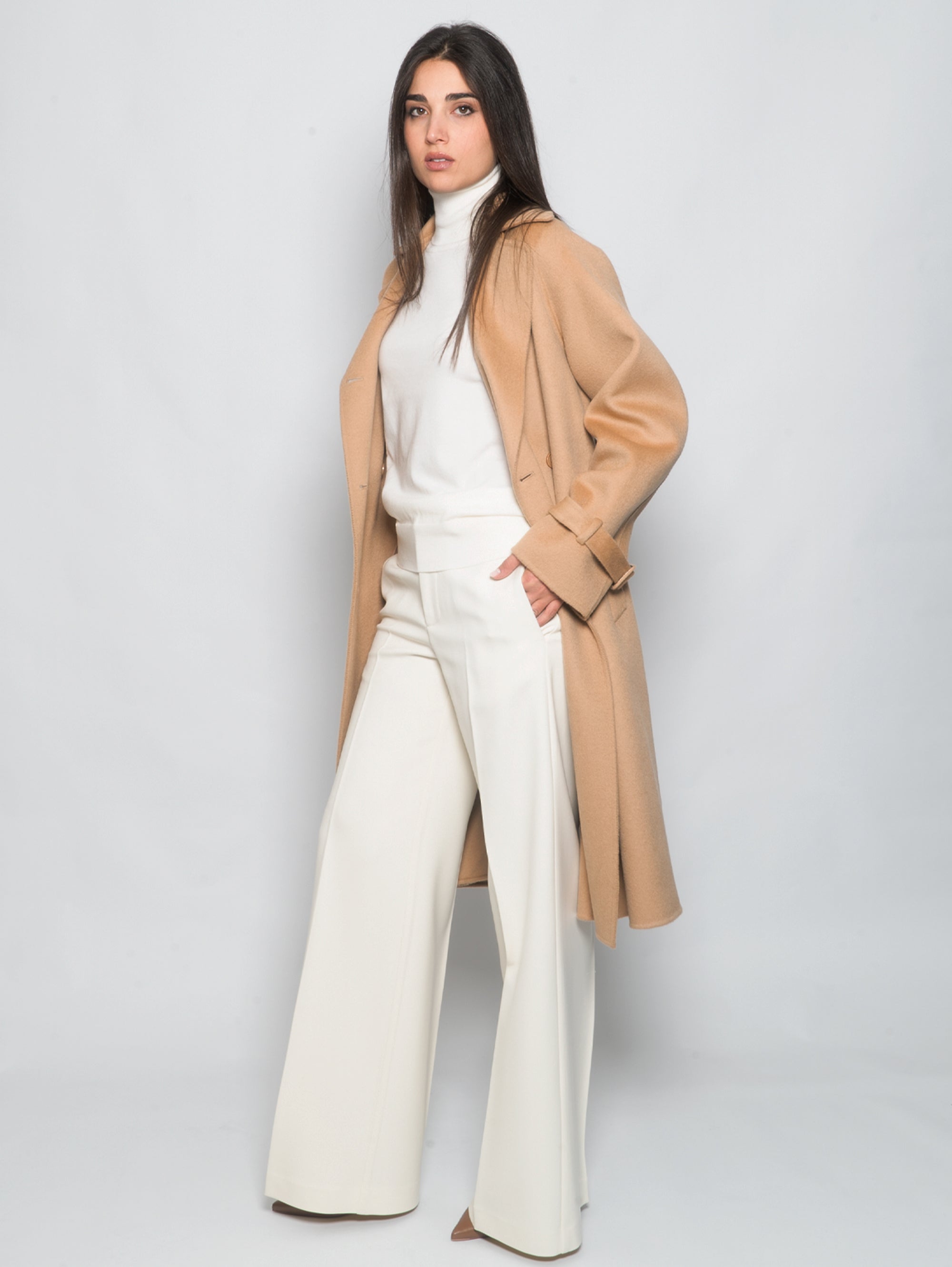 Double-breasted trench coat in beige wool