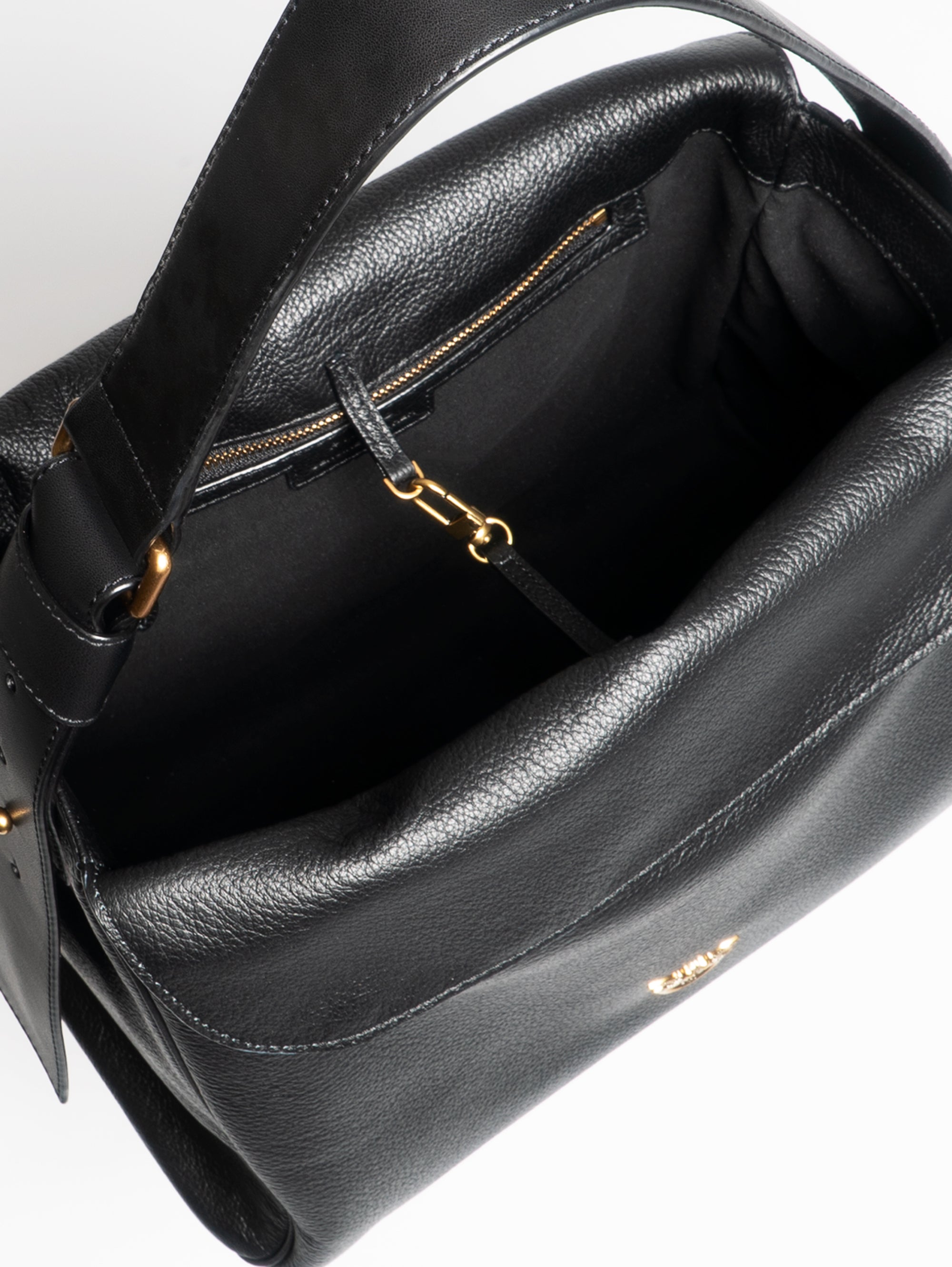 Handtasche aus schwarzem gewalktem Leder