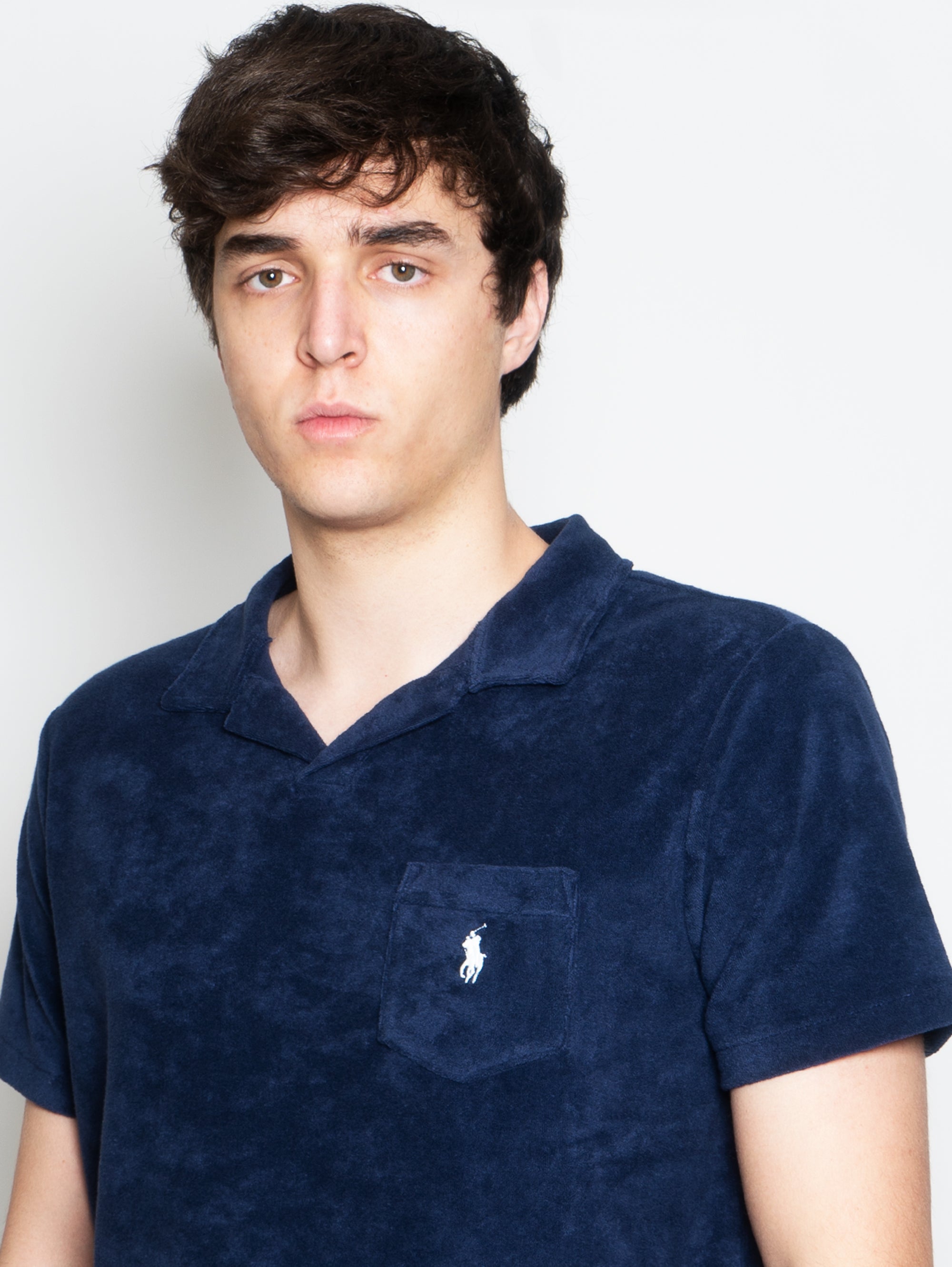 Schwamm-Poloshirt mit blauer Tasche