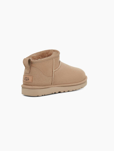 Ultra-Mini Classic-Lammfellstiefel in Sandfarben