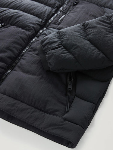 Korte Donsjas in Nylon Crinkle Zwart