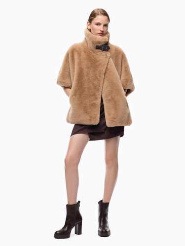 Cappa in Ecofur Aspen con Collo Alto Toupe