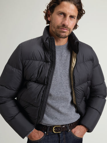 Kurze Daunenjacke aus Cloud-Mikrofaser, Schwarz