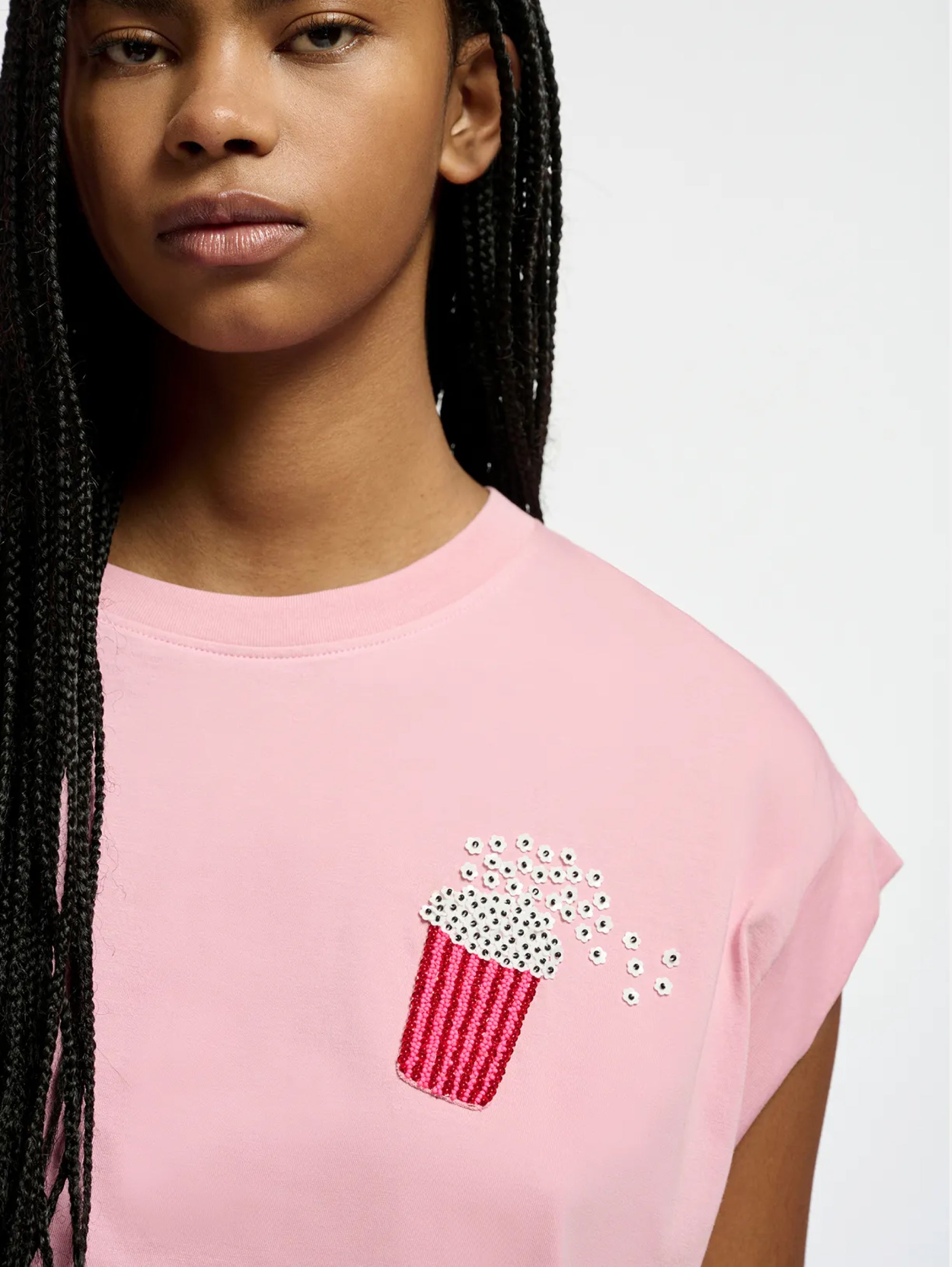 T-Shirt mit rosa Popcorn-Stickerei