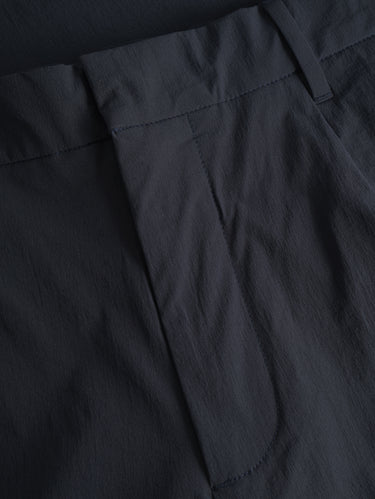 Hose aus leichtem, elastischem Stoff Mitternachtsblau