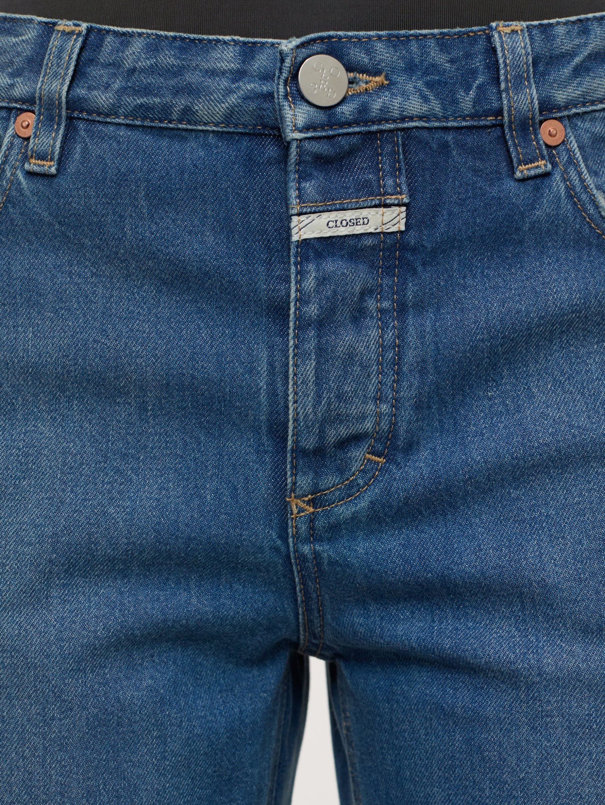 Gillan Jeans mit blauem, ausgestelltem Bein