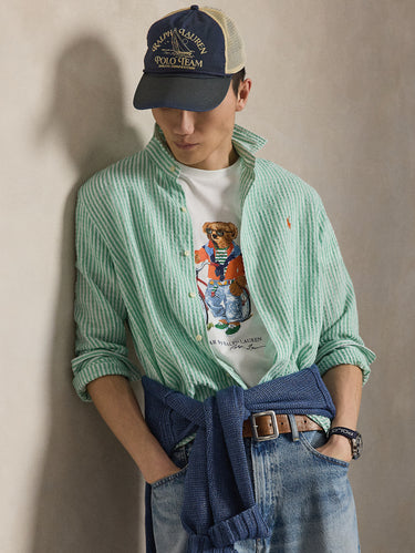 Slim Fit T-Shirt mit Polo Bear auf weißem Fahrrad
